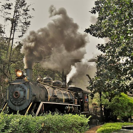 Daya, Hot Tub, Pool Table, 1089 Of Free Attraction Tickets For Each Paid Day, Dollywood And More! ガトリンバーグ 部屋 写真