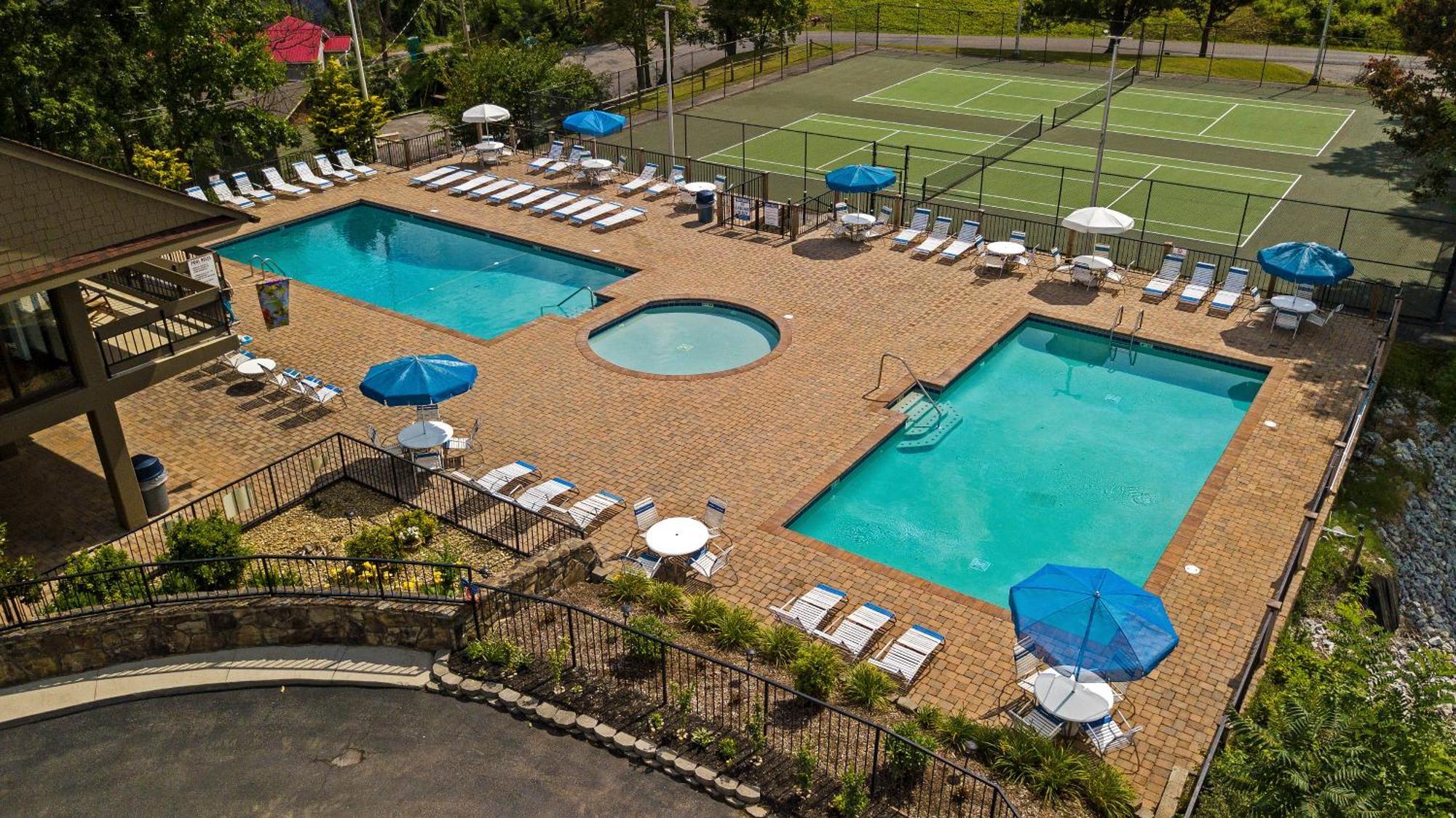 Daya, Hot Tub, Pool Table, 1089 Of Free Attraction Tickets For Each Paid Day, Dollywood And More! ガトリンバーグ 部屋 写真