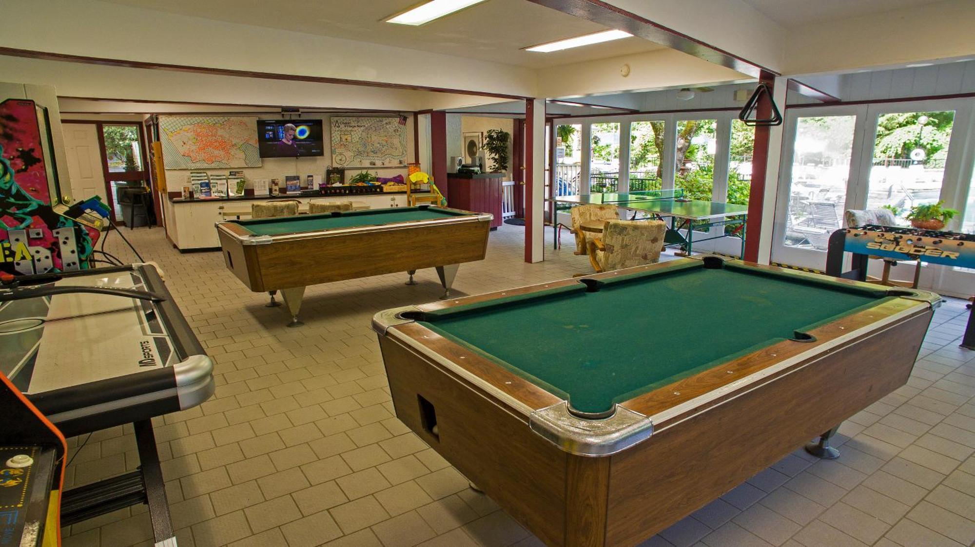 Daya, Hot Tub, Pool Table, 1089 Of Free Attraction Tickets For Each Paid Day, Dollywood And More! ガトリンバーグ 部屋 写真