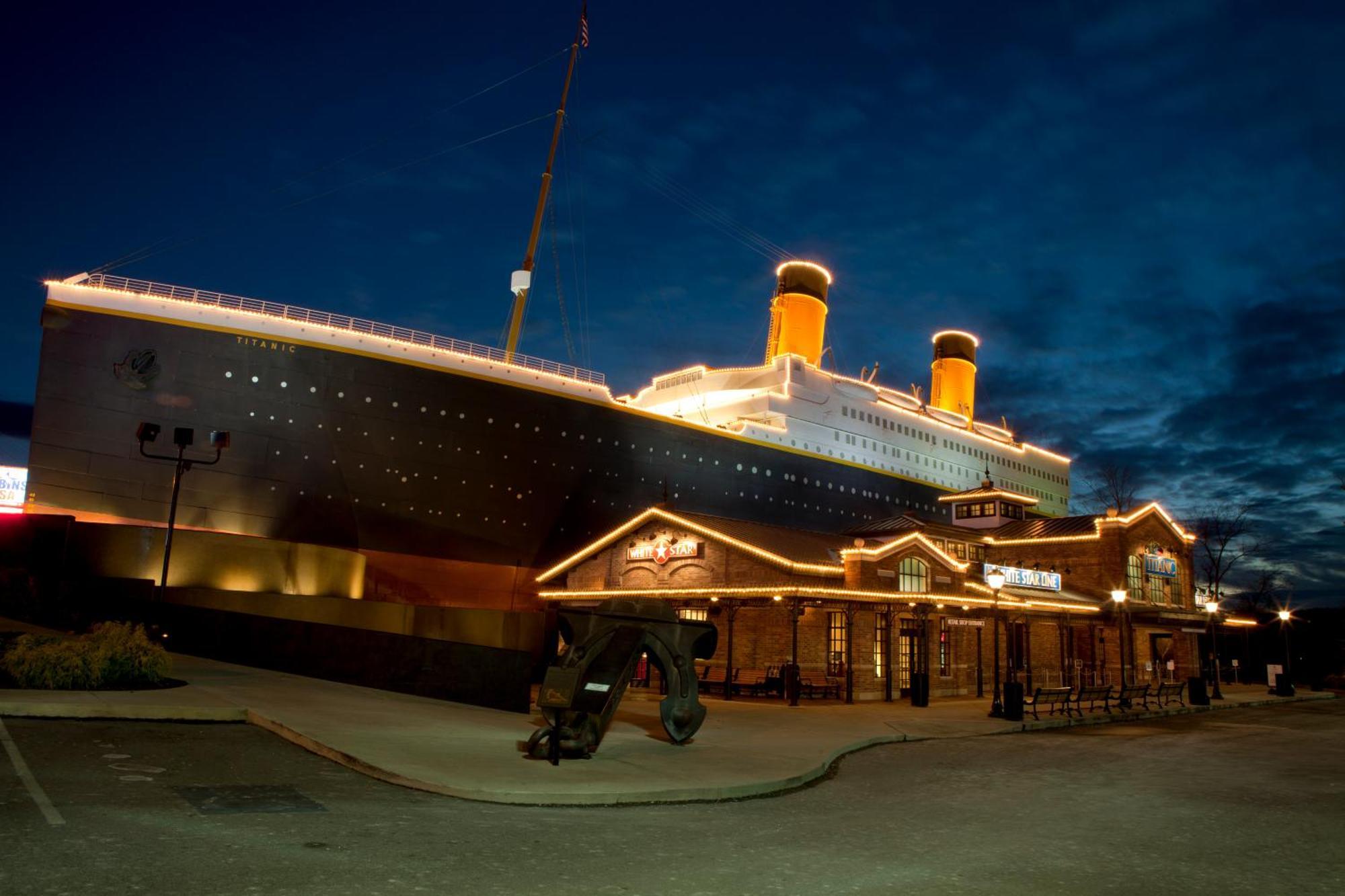 Daya, Hot Tub, Pool Table, 1089 Of Free Attraction Tickets For Each Paid Day, Dollywood And More! ガトリンバーグ 部屋 写真